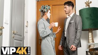 Az idős szöszi francia anyuci újra csábít tini fickót