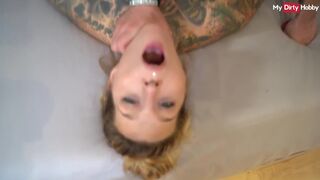 Durva német amatőr milf orálozza a gigászi fasznak