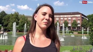 Német turista gádzsi kültéri anális kúrása